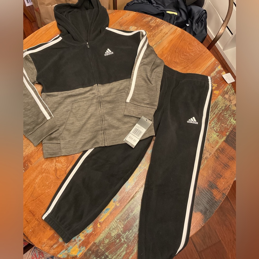 NWT Adidas Boys 2 Piece Set